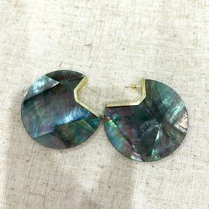 Kendra Scott Kai in Mother of Pearl